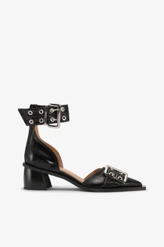 sorte chunky pumps med spaende 1 330x495 - Sorte chunky pumps med sp&aelig;nde